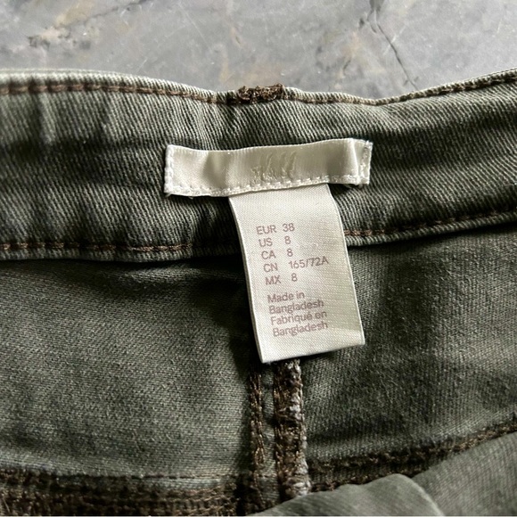 H&M Shorts - Picture 3 of 3